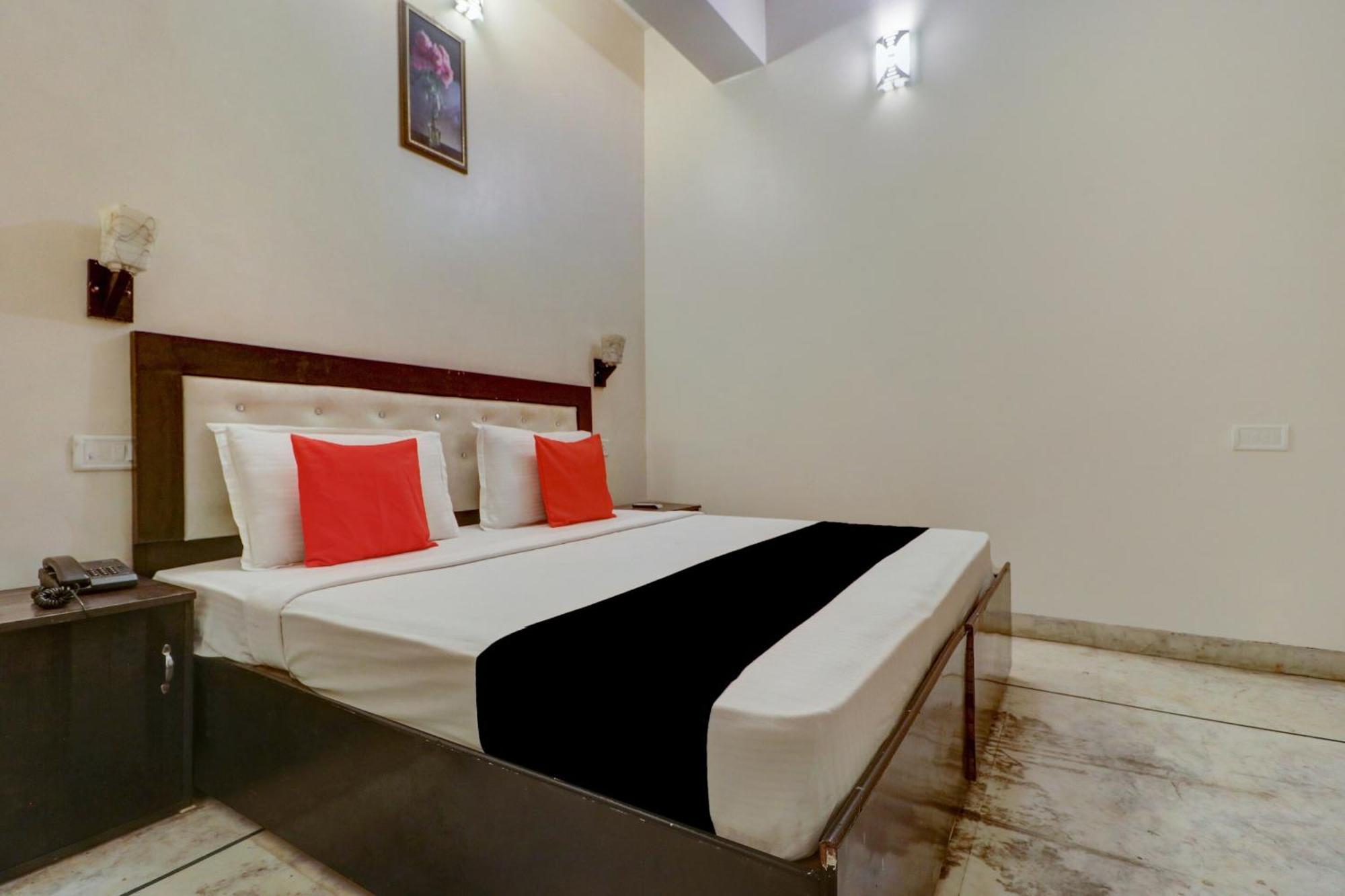 Capital O Divine Otel Amritsar Dış mekan fotoğraf