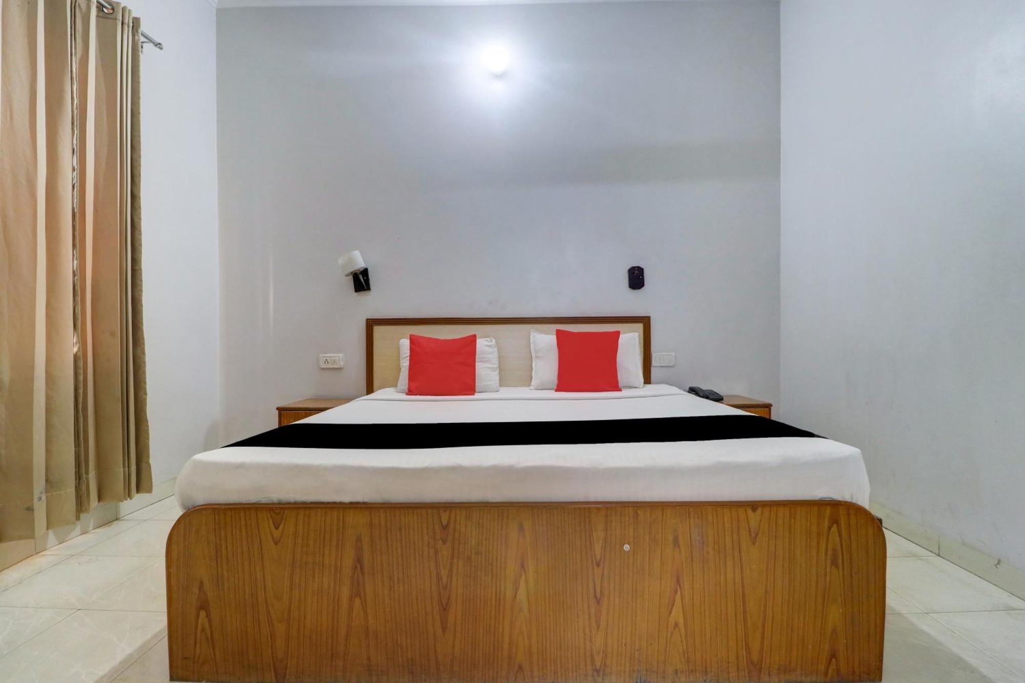 Capital O Divine Otel Amritsar Dış mekan fotoğraf